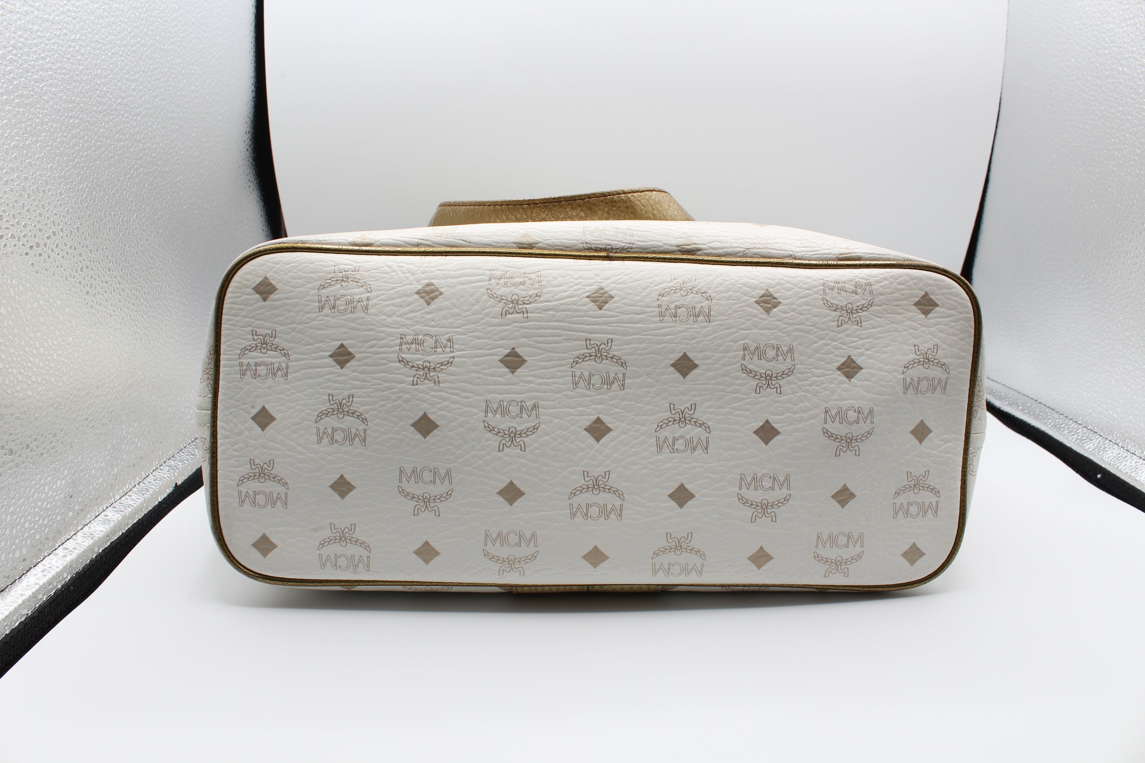 MCM Princess Lion Tote (White Tsg - Made in Korea)