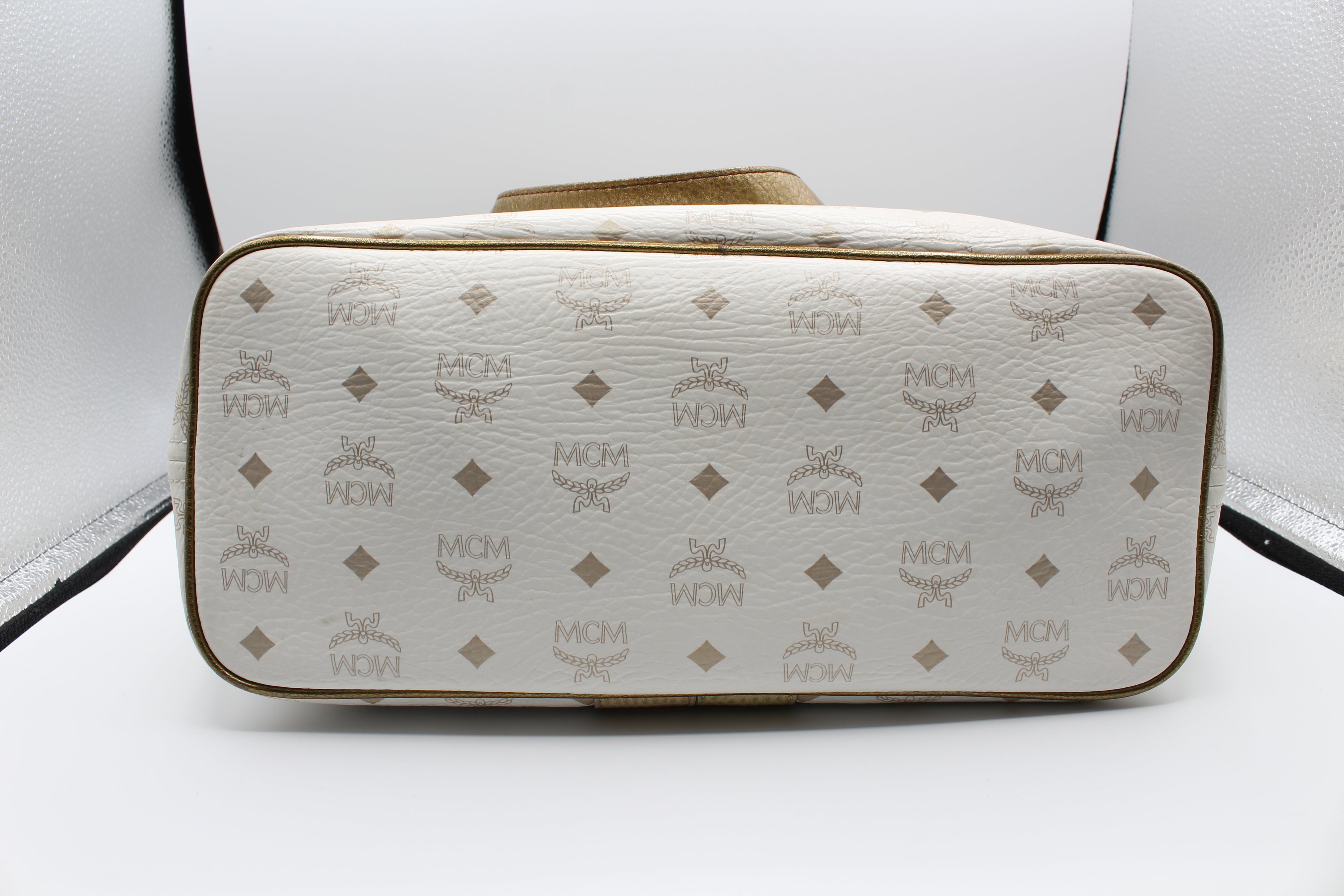 MCM Princess Lion Tote (White Tsg - Made in Korea)