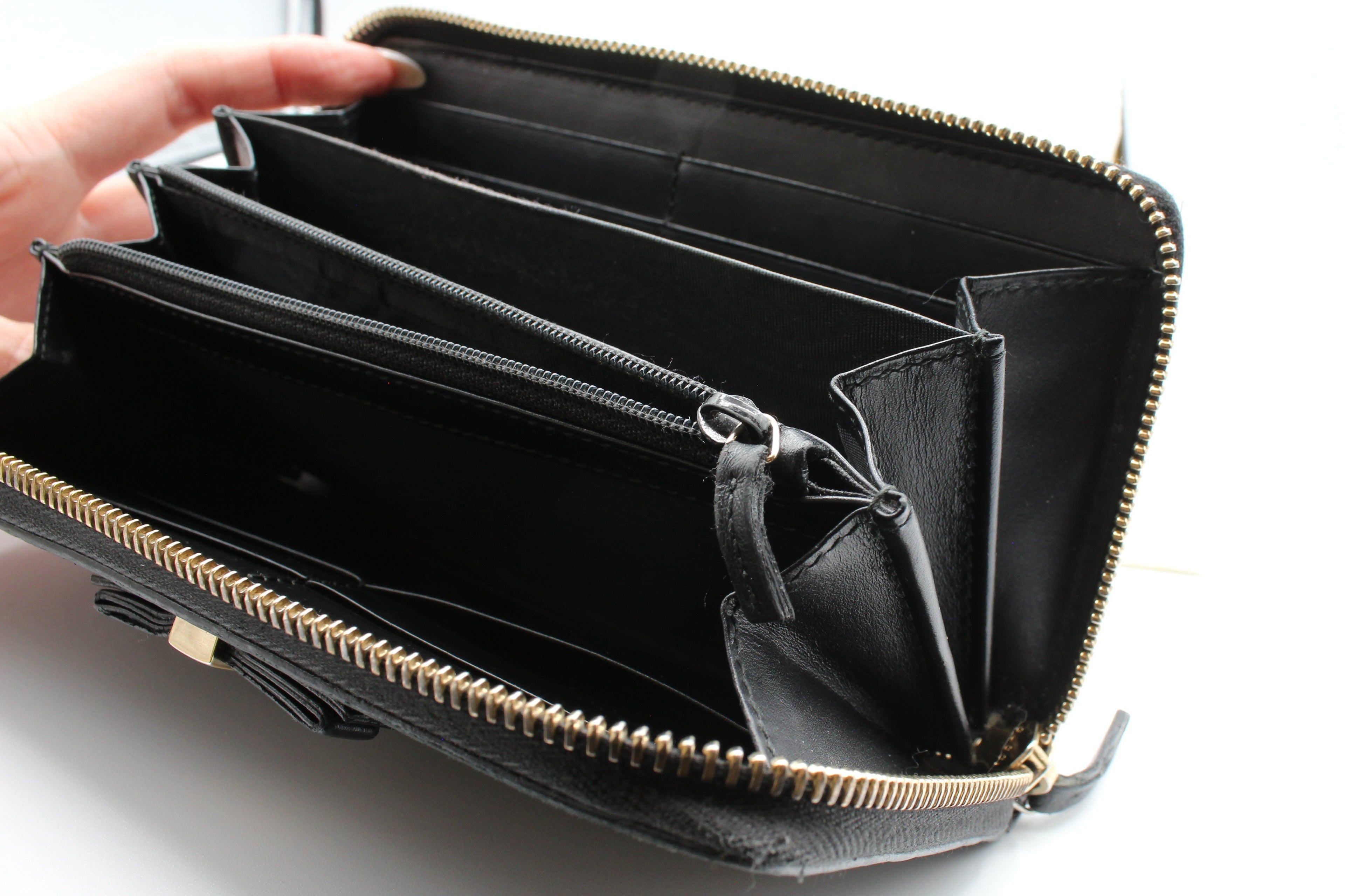 Gucci Guccissima Bow Zip-Around Continental Wallet — Black w/ Box