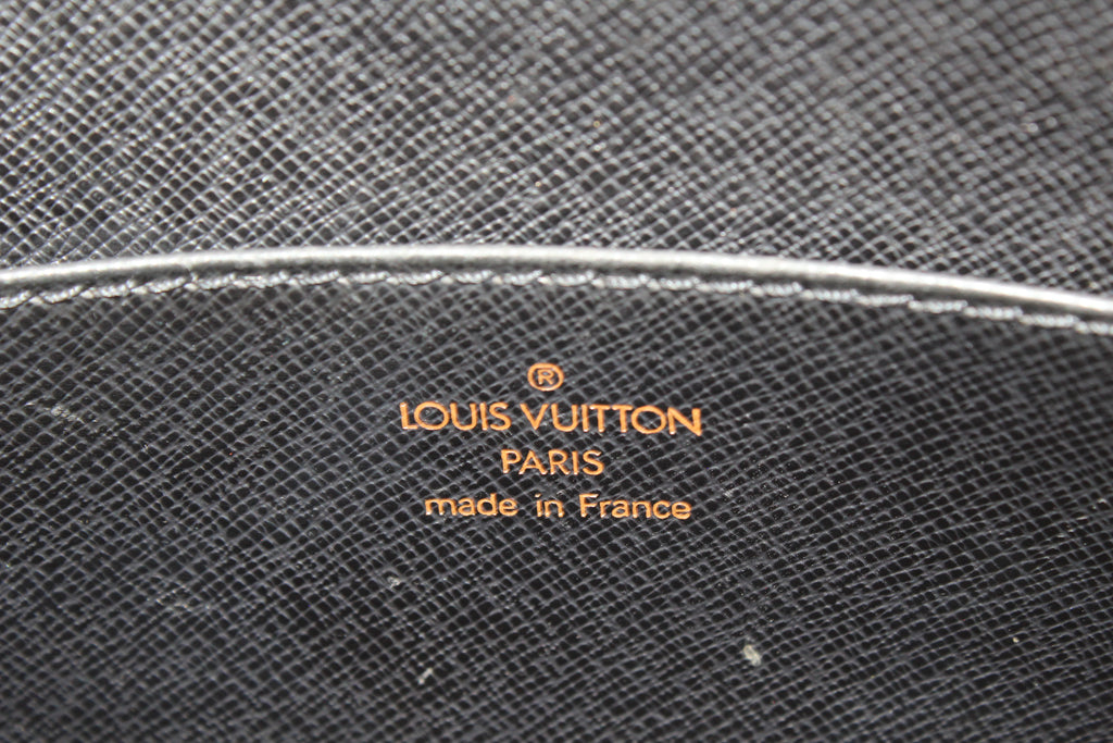 Louis Vuitton Pochette Homme Epi Leather Clutch — Noir Black