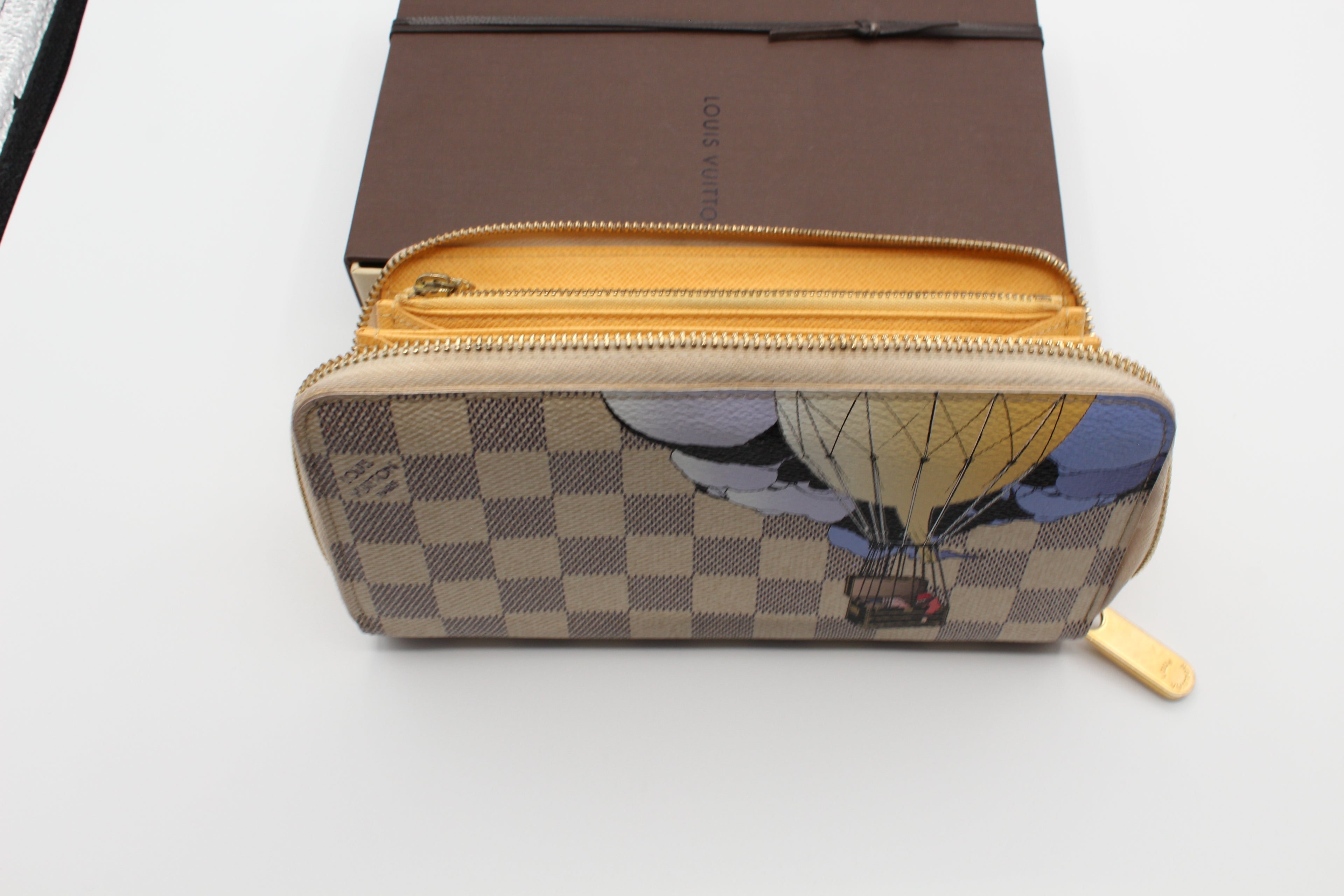 Limited Editon LV Zippy Wallet Damier Azur Illustré Hot Air Balloon